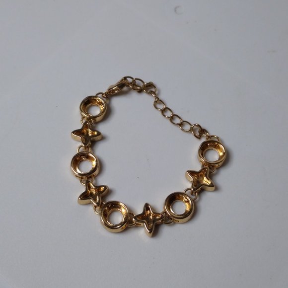 Metal X And O Bracelet Adjustable 5 To 6.5 Inches - Picture 7 of 15